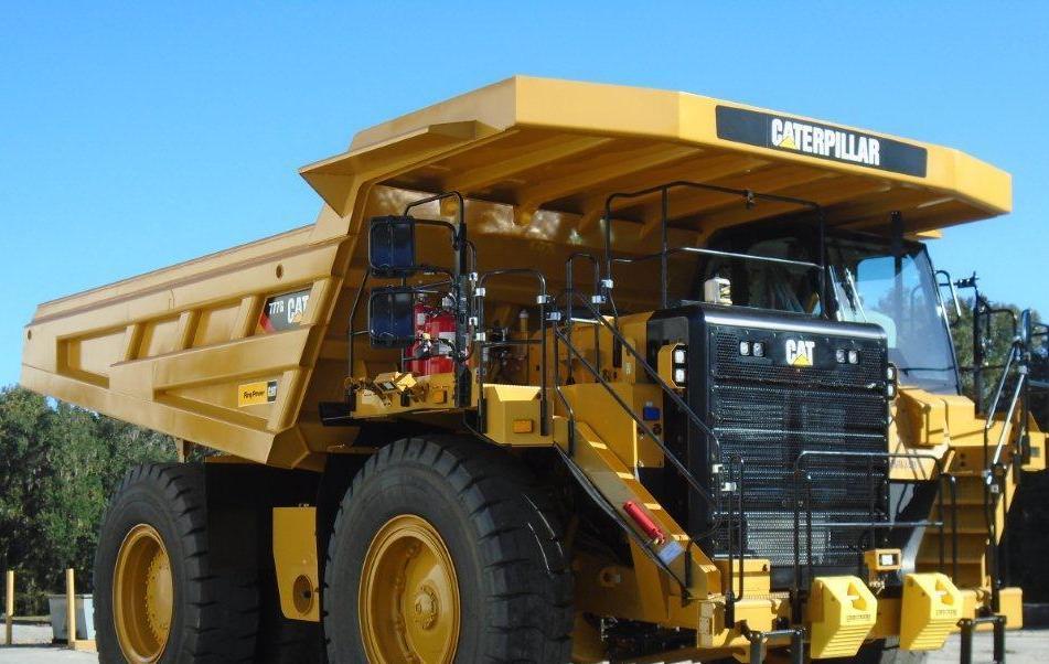 карьерный самосвал